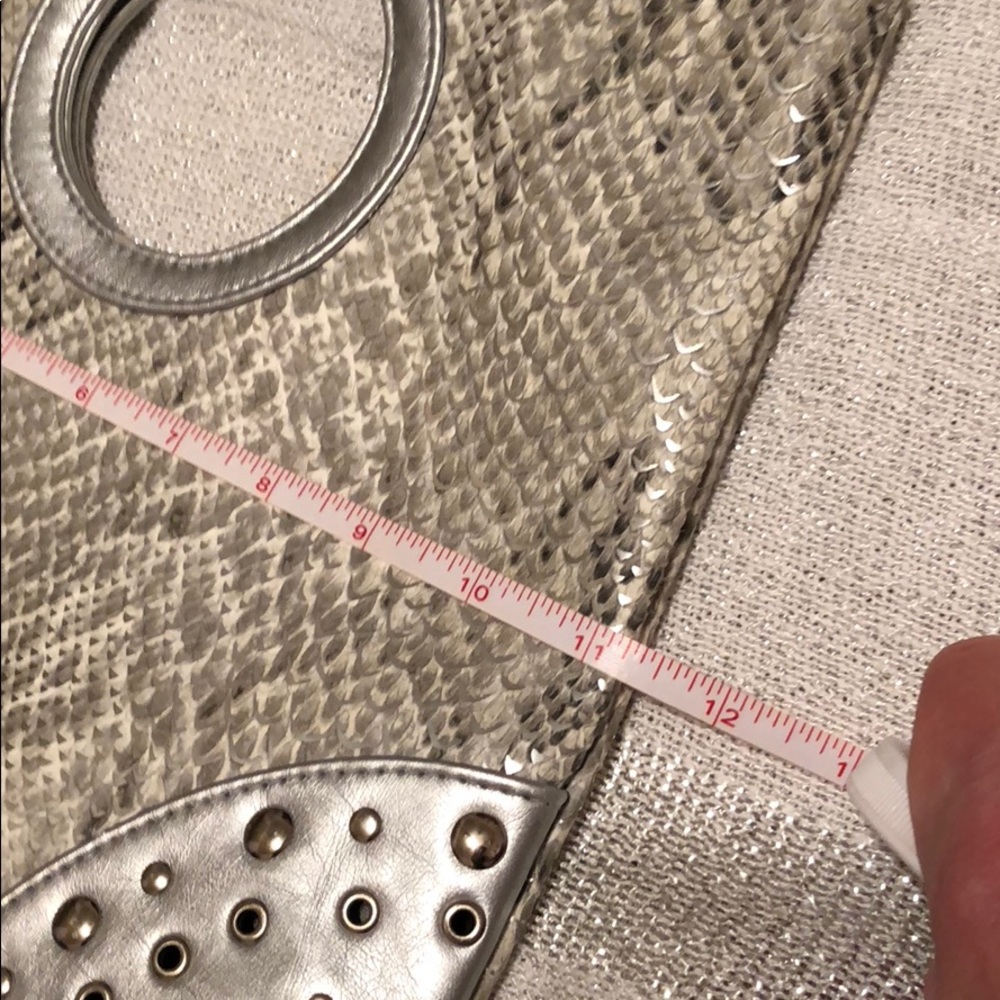 ☑️NWOT'S C RUSSE SILVER SNAKE BAG☑️ - Picture 7 of 8